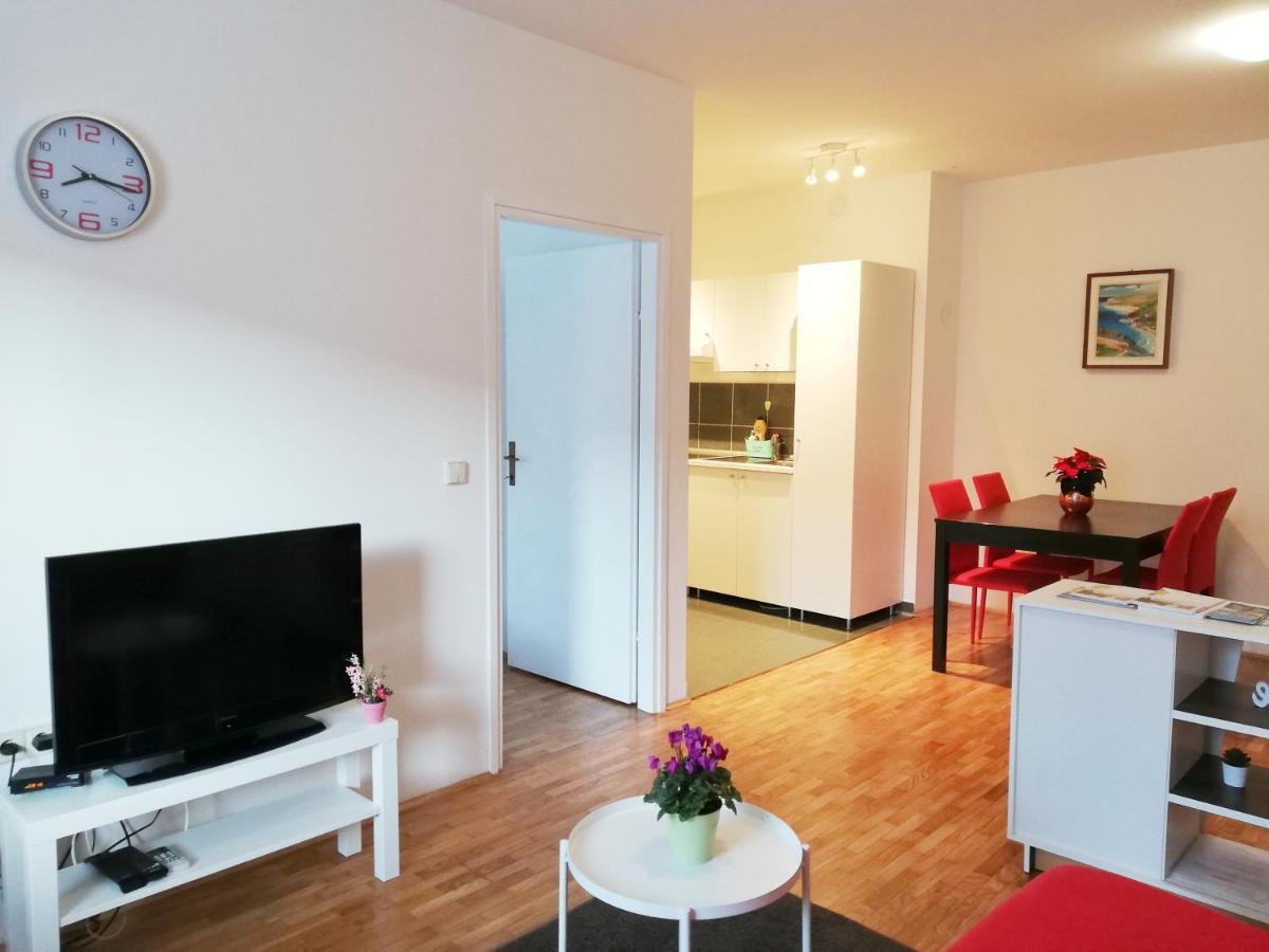 City Center Apartment Umag Zewnętrze zdjęcie